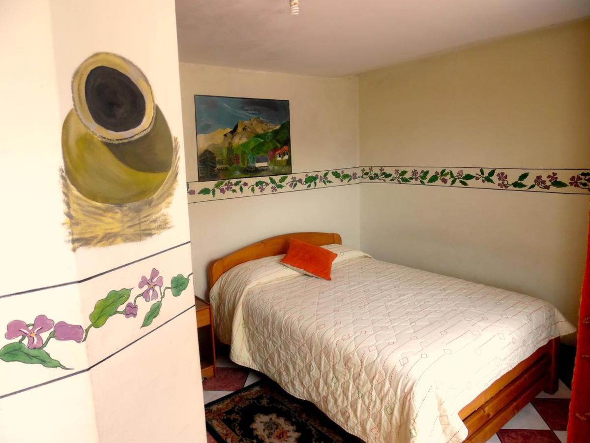Hostal Rincon Del Turista Otavalo Bagian luar foto