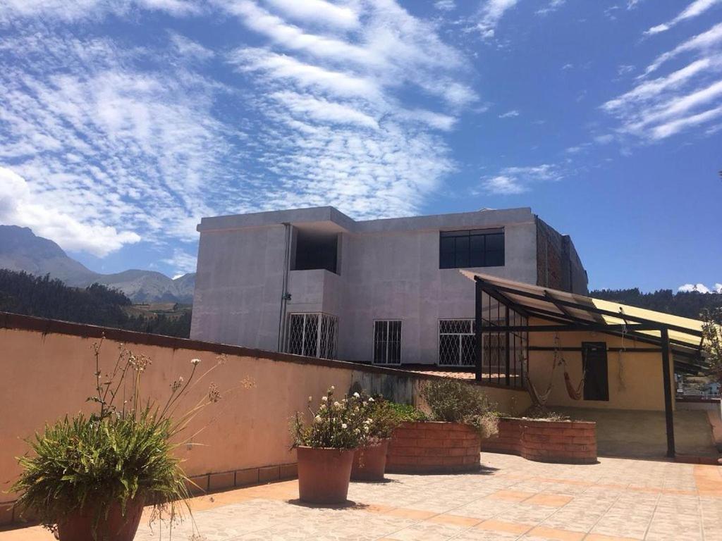 Hostal Rincon Del Turista Otavalo Bagian luar foto